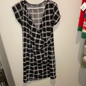 Black and White Mini/Midi dress